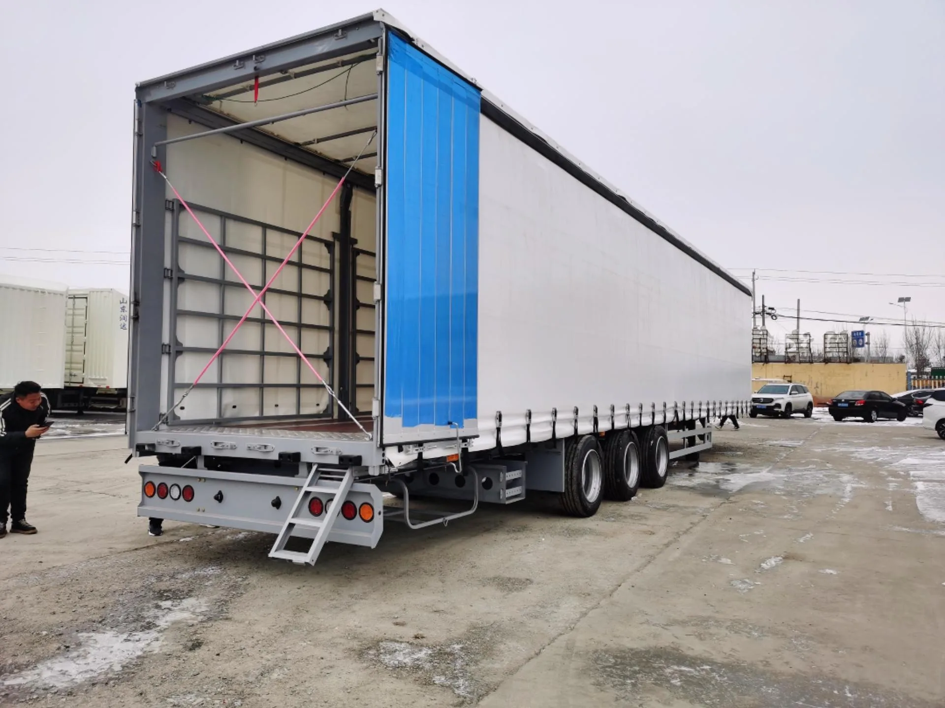 Curtain Side Trailer