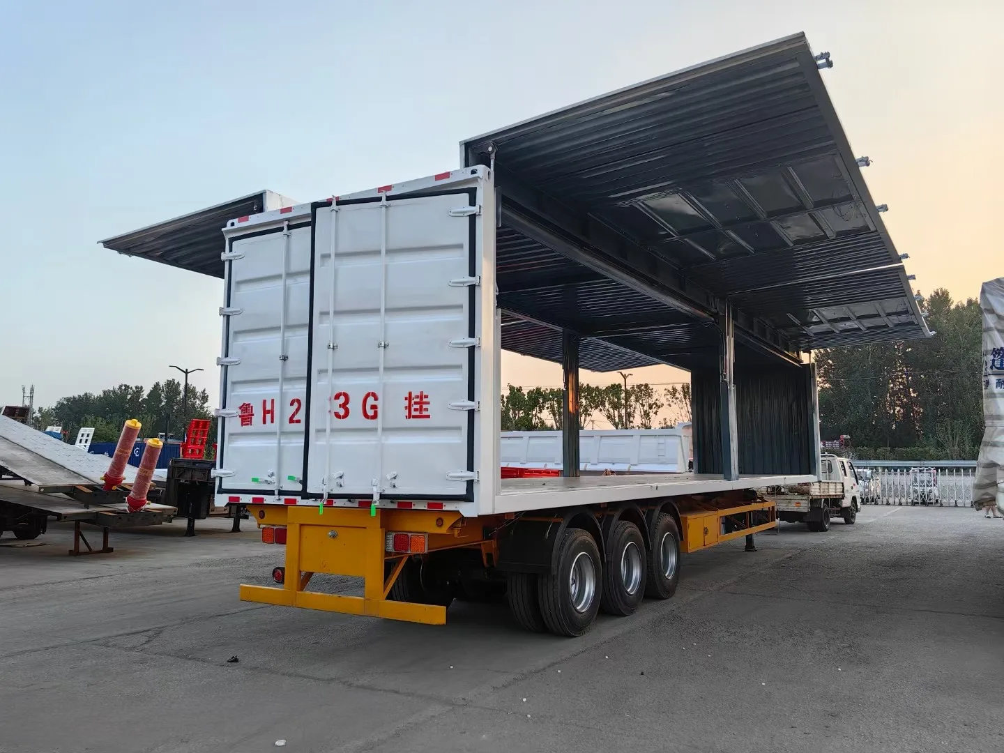 Dry Van Semi Trailer