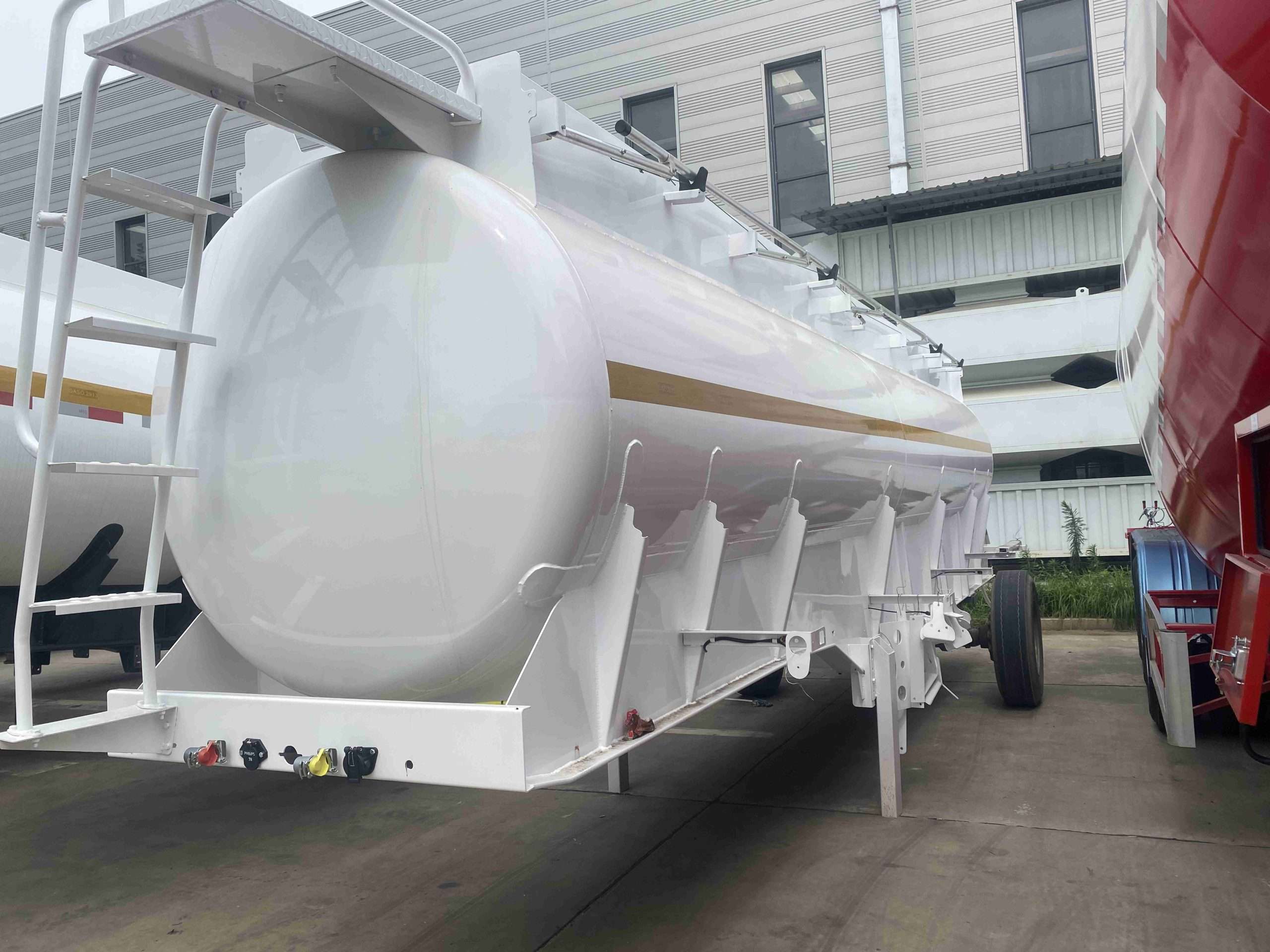 Fuel Tanker Trailer